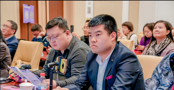 内测即爆！洛小安3小时注册破1000+，AI重构女性全周期健康管理新范式