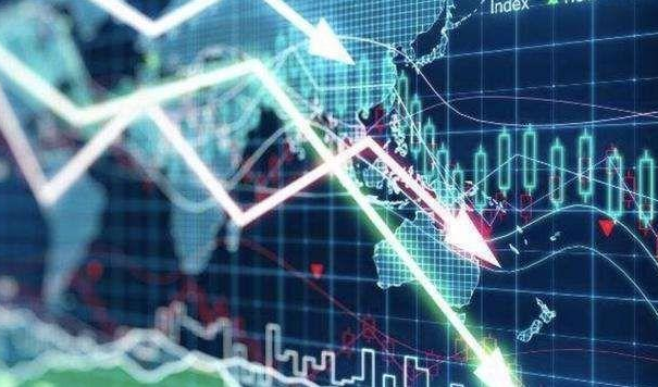 “基金抽离资金反补周期股 追捧城镇化主题”